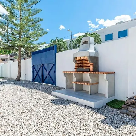 Lucentum Villa *